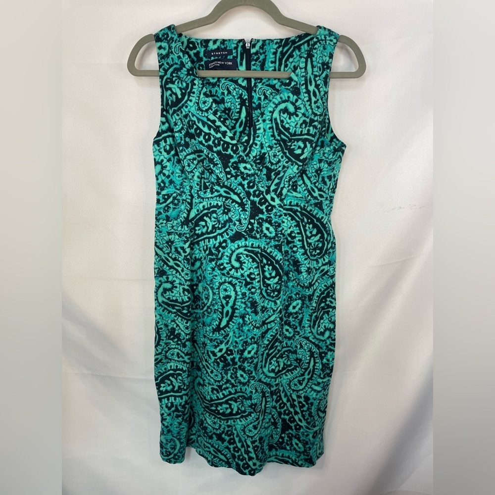 Chic sheath dress in turquoise with a v neck by Jones New York. Mostly cotton!